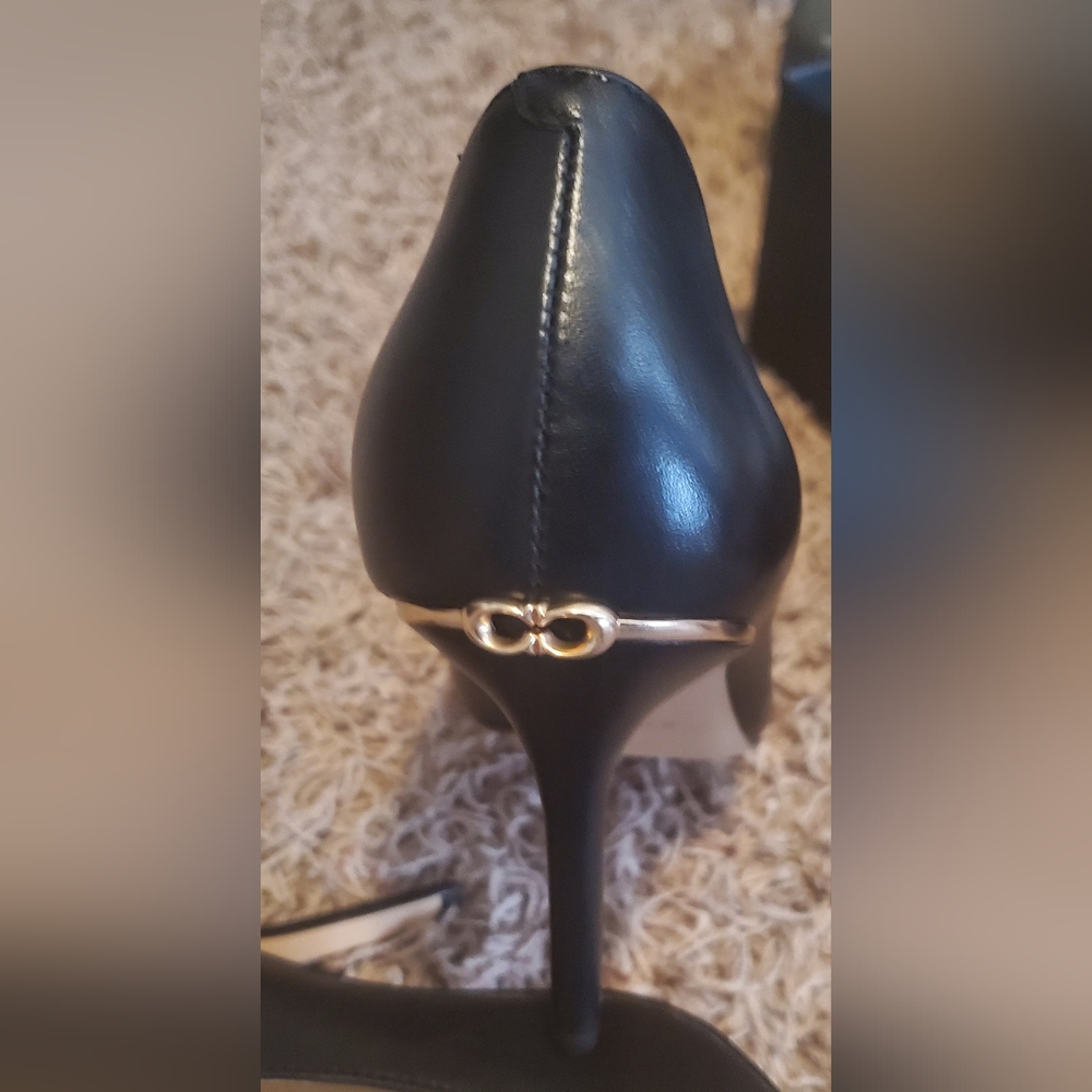 Size 8 - Wiley Signature Pumps by Coach!Black/Gold accents - Picture 3 of 5